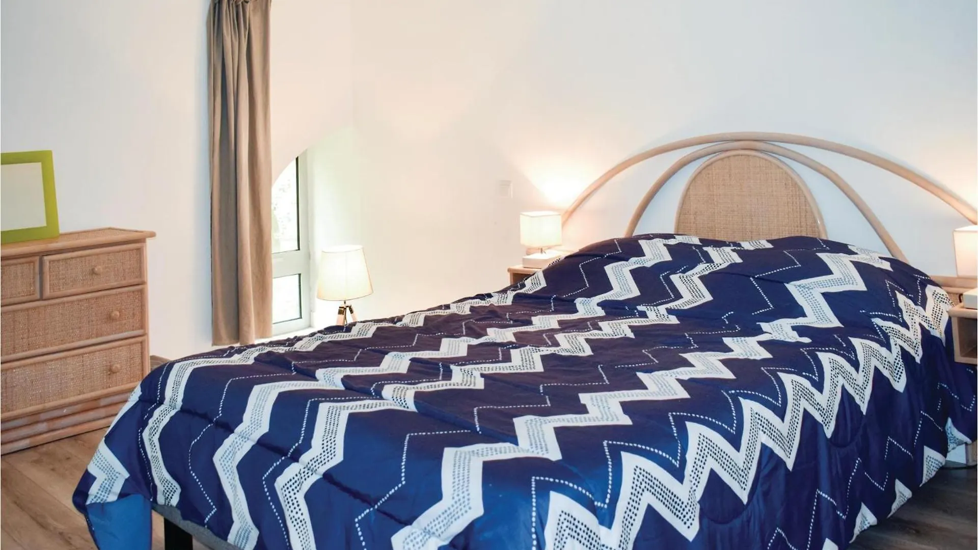 Awesome Apartment In Treguier With Kitchen 0*,  프랑스