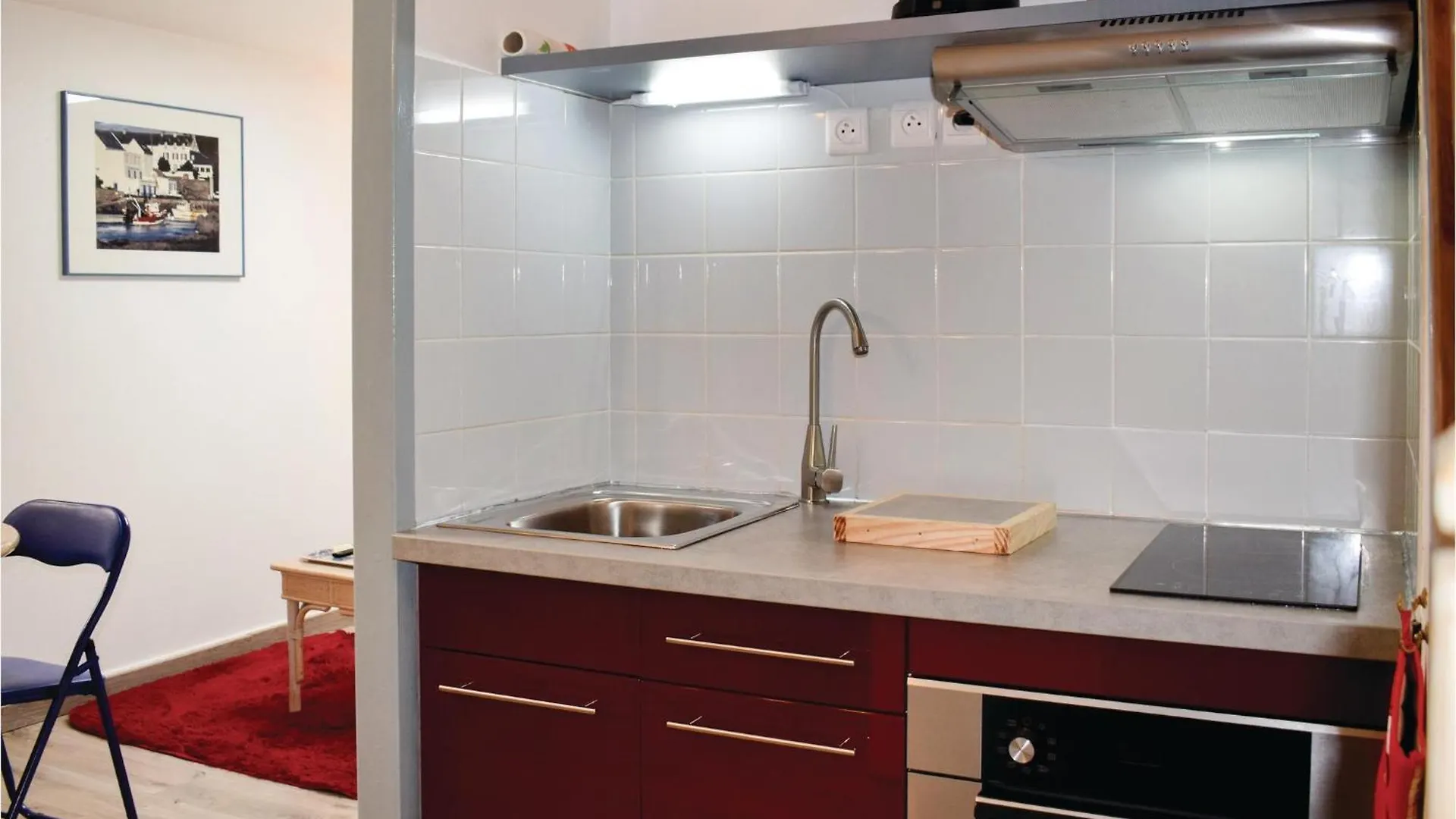 Awesome Apartment In Treguier With Kitchen 0*,  프랑스