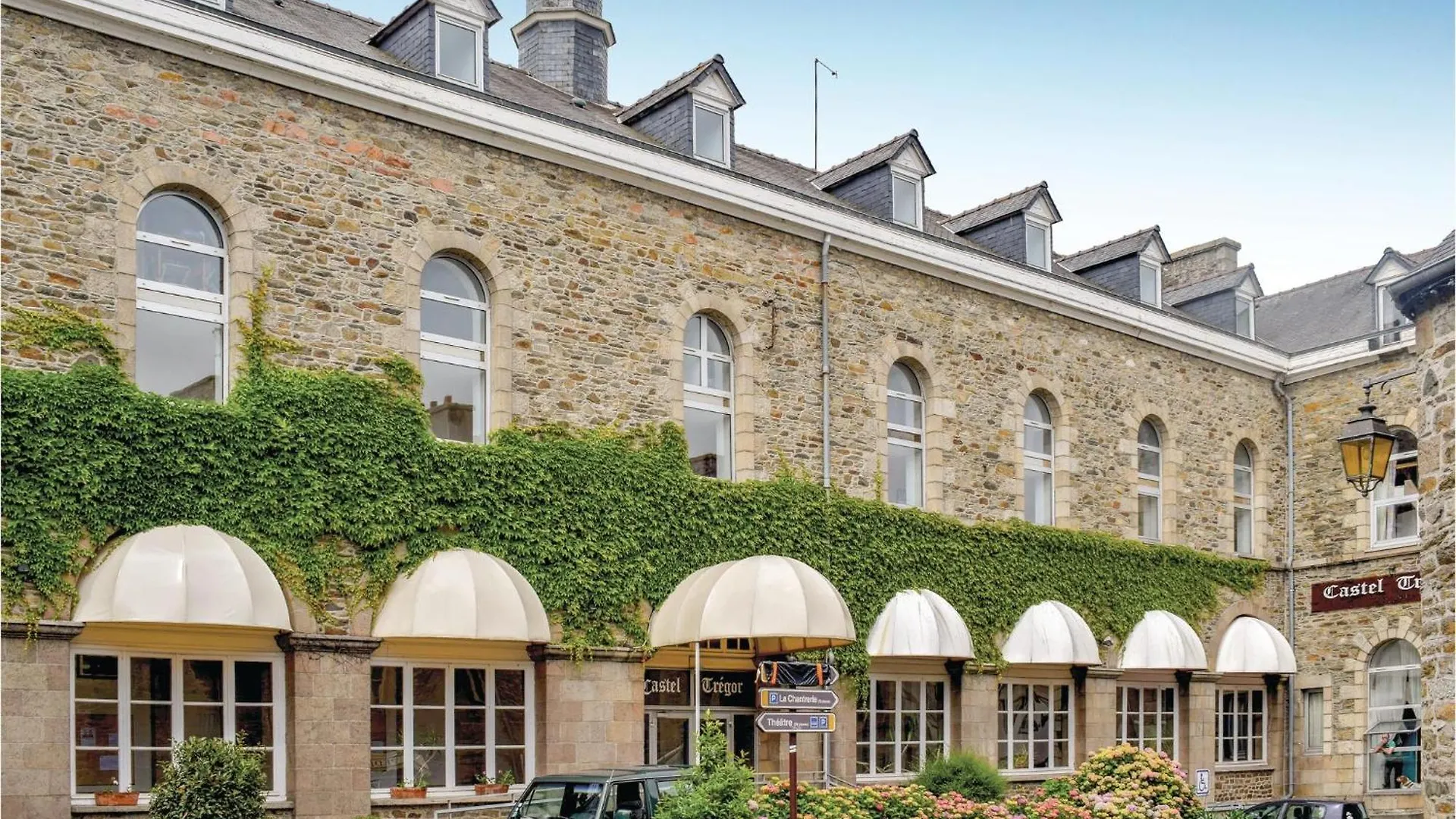 Awesome Apartment In Treguier With Kitchen